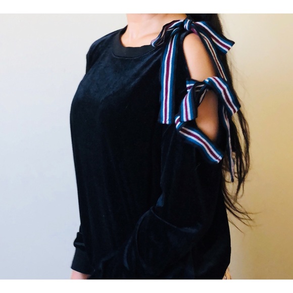 Jessica Simpson Tops - Jessica Simpson Velvet One Shoulder Ribbon Top